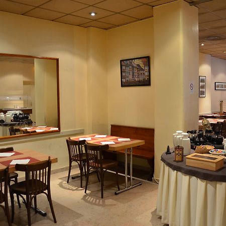 Ibis Styles Strasbourg Centre Republique Hotel Restaurant photo